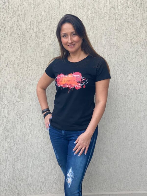 T-shirt fem em algodão 100% - Isaias 53:5 - Image 2