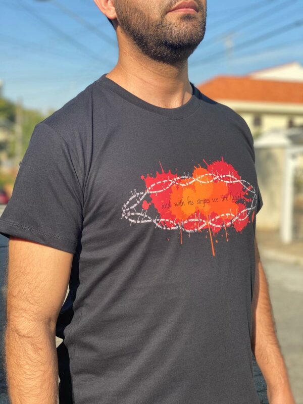 Camiseta Masculina Isaias 53:5 - Image 2