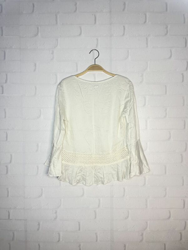 Blusa de manga longa vazada detalhes em renda branca -Maria Filo-Tm:P - Imagem 2